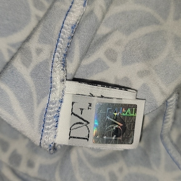 DIANE VON FURSTENBURG Size 6 New Della Dress, Lace Petals pattern, sarong sheath - Picture 7 of 10